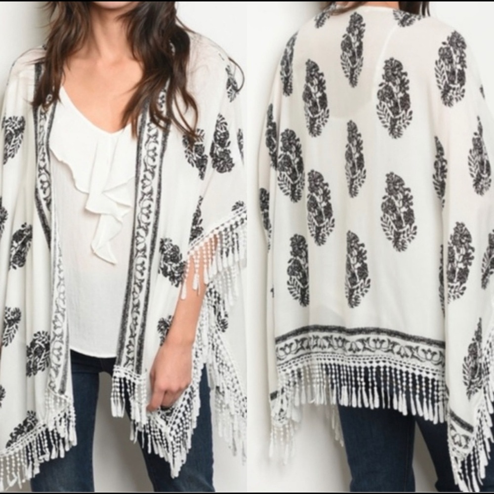 Lightweight Feather Design with Tassel Kimono Size Medium NWOT